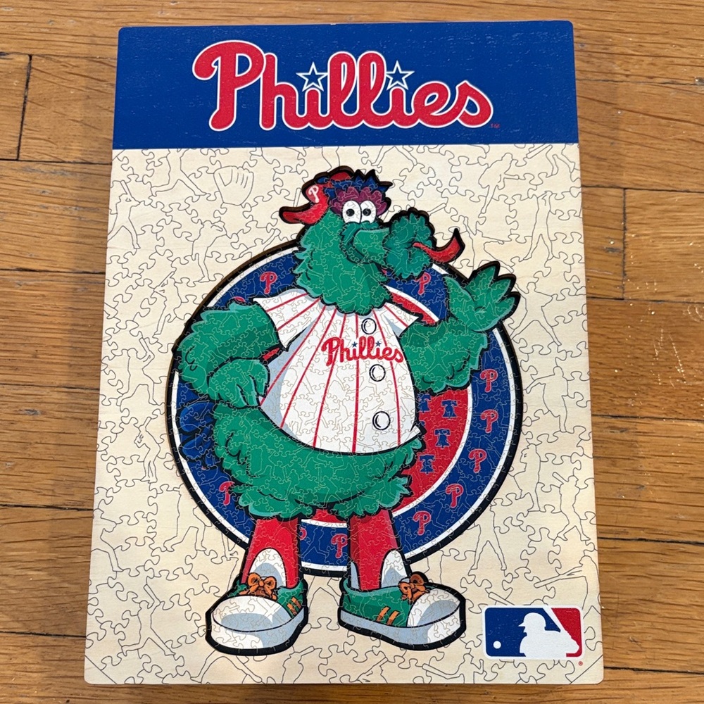 Philadelphia Phillies Phanatic Mascot Puzzle - 500 pieces - iconic puzzles NWT